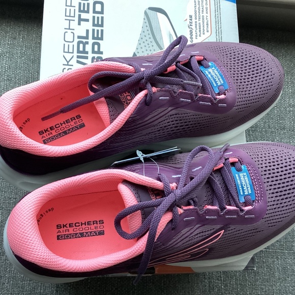 Skechers Women's GO RUN Swirl Tech Speed Running Sneakers, size 9 - Picture 12 of 12